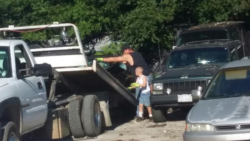 Mike's Junking - We Buy Junk Cars